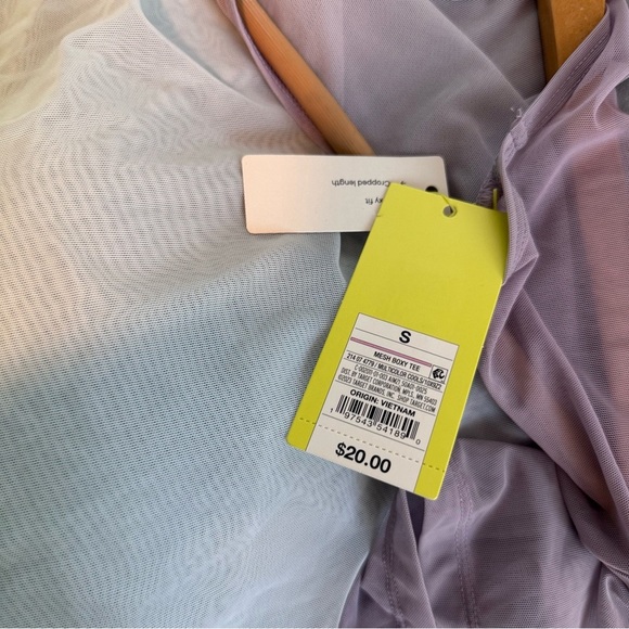 New All In Motion Woman’s Small Gradient Mesh Boxy Crop Top - Picture 8 of 10